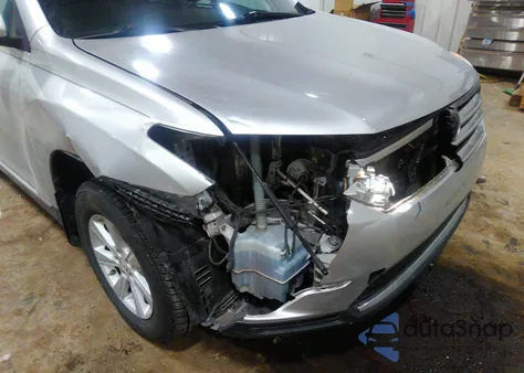 2012 Toyota Highlander Se V6 z USA, uszkodzony, nr VIN 5TDBK3EH0CS096152